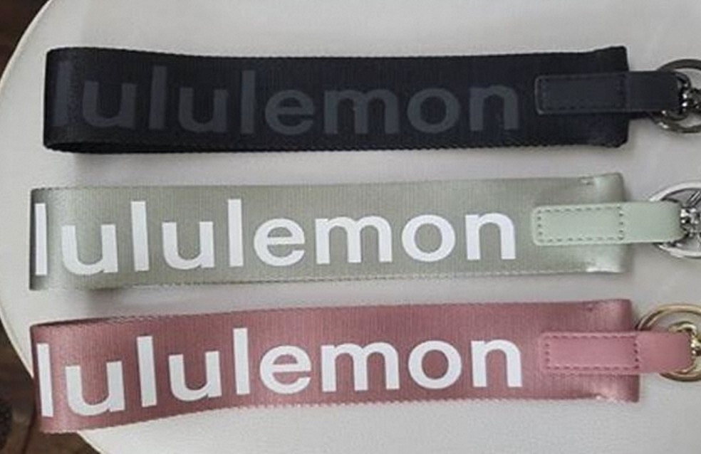Pink Lululemon Keychain: The Perfect Accessory Charm插图3