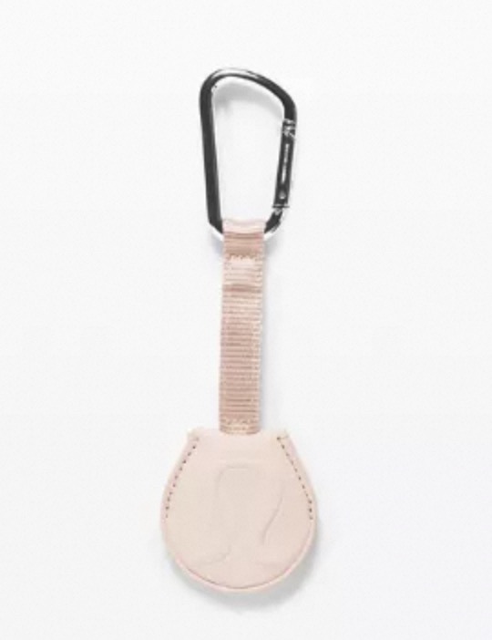 Pink Lululemon Keychain: The Perfect Accessory Charm插图4