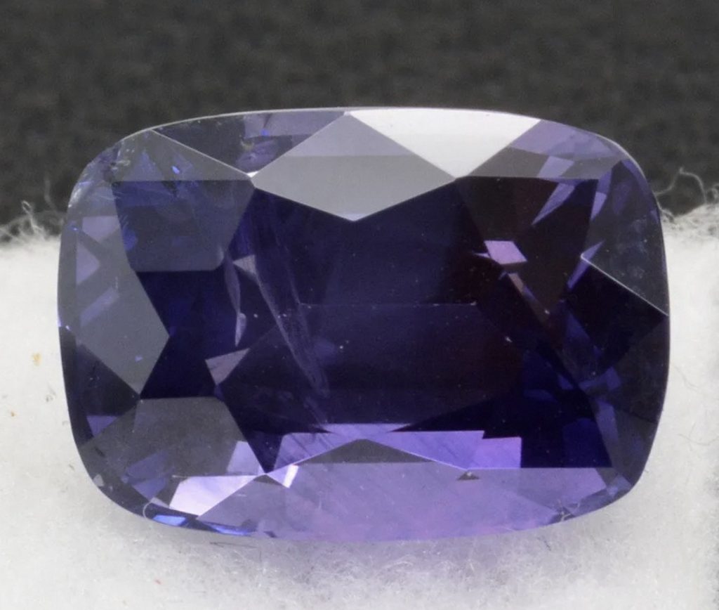 Violet Sapphire: A Gemstone of Enigma and Elegance插图4