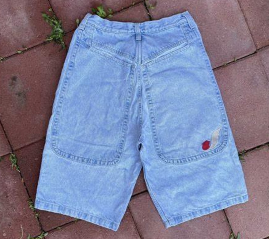 Baggy Jorts: Casual Wear Redefined for Comfort插图1
