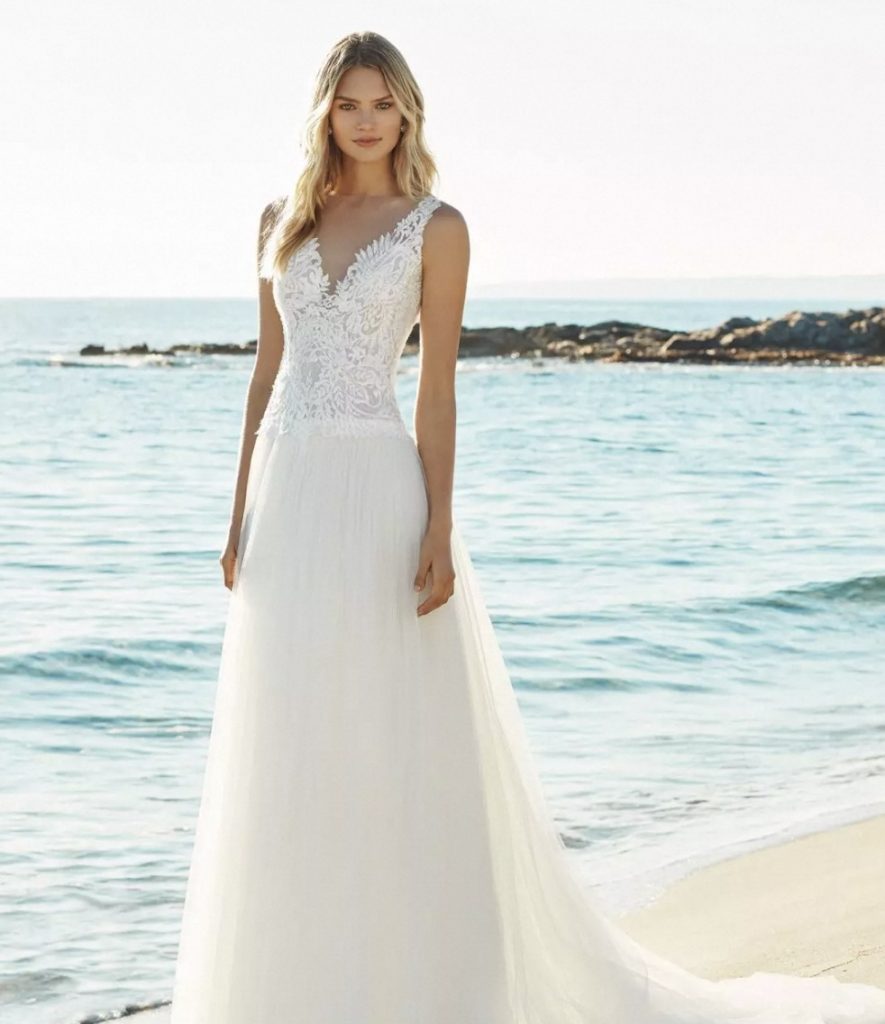 Beach Wedding Dress Guide: Saying ‘I Do’ in Paradise插图4