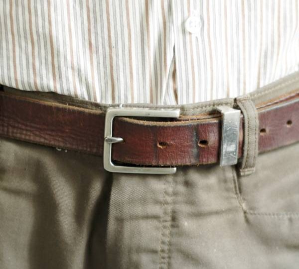 how to wear a belt buckle